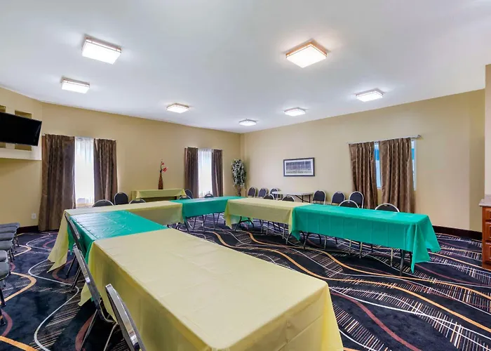 Quality Suites La Grange